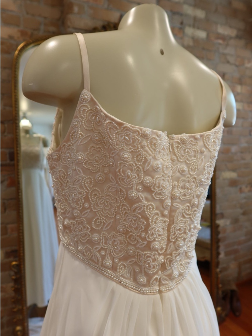 1990s Pearl Empire Gown - Picture 9 of 10